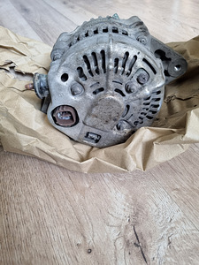 Toyota Land Cruiser 120 generaator (3 foto / 3)