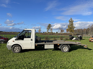 Эвакуатор Ford Transit категории B (2 фото из 7)