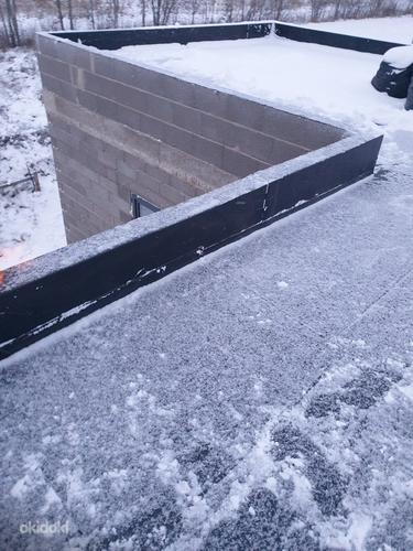 Убор­ка сне­га с крыш, сня­тие на­ле­ди и со­су­лек (фото #1)