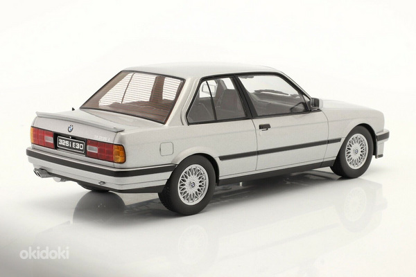Модель автомобиля BMW E30 325i 1:18 (фото #3)
