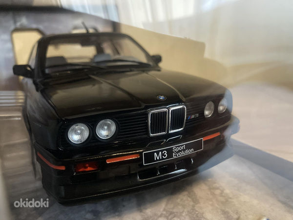 BMW E30 M3 Sport EVO mudelauto 1:18 (foto #9)