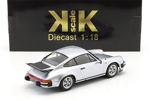 Porsche 911 Carrera mudelauto 1:18 (4 foto / 7)