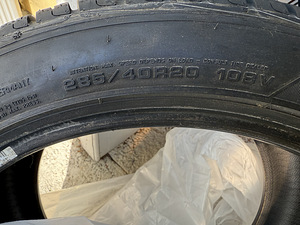 ШИПОВАННЫЕ ШИНЫ GoodYear UltraGrip Performance Gen1 NF0 (3 фото из 5)