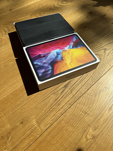 Apple iPad Pro 11" (2 foto / 5)