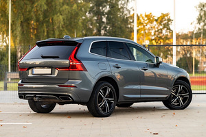 Volvo XC60 R-Design (8 foto / 15)