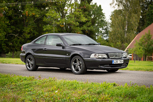 Мануал Volvo C70 T5 (7 фото из 15)
