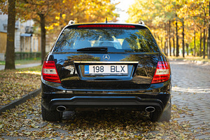 Mercedes-Benz C350d 2011 AMG пакет (5 фото из 11)