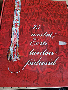 Raamatud (6 foto / 6)