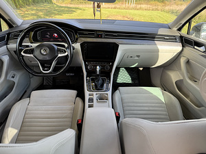 Volkswagen Passat 1.5 Facelift R-Line (8 foto / 15)