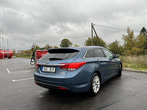 Hyundai i40 (7 фото из 15)