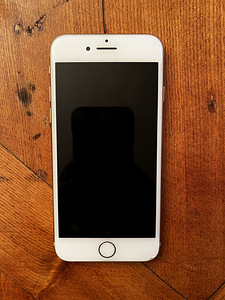 iPhone 8 64 ГБ Золотой (2 фото из 3)