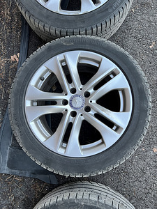 Mercedee Benz valuveljed rehvidega (3 foto / 8)