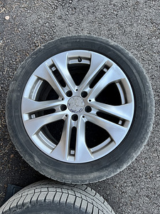 Mercedee Benz valuveljed rehvidega (5 foto / 8)