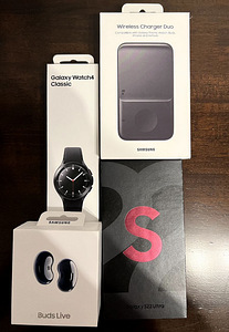 Samsung Galaxy S22 Ultra 256GB + Galaxy Watch4 + Galaxy buds (1 foto / 3)