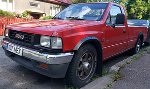 ISUZU 2,3 bens kastikas pikap pickup (1 foto / 8)
