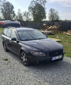 Volvo v70 2.4d 2009 automat (2 foto / 5)