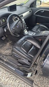 Volvo v70 2.4d 2009 automat (3 foto / 5)