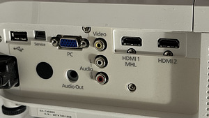 epson eh-tw5300 projektor koos klambri ja lõuendiga koos (2 foto / 3)