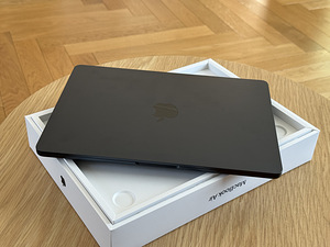 MacBook Air M3 13,6'' 16GB/512gb 2024 (4 foto / 7)
