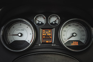 Peugeot 308 HDI Autom. (11 foto / 15)