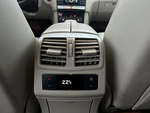 Mercedes-Benz E350 4matic (10 foto / 13)