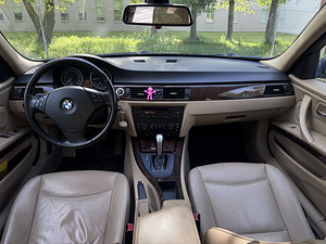BMW 320i automaat, reg makstud (13 foto / 14)