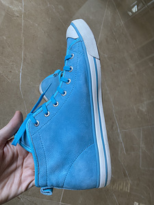 Guess tossud suurus 40 (9 foto / 10)