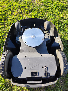 Robotniiduk Husqvarna Automover 330X (8 foto / 10)