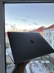 MacBook Air M1 2020 RUS 8GB/256GB (2 foto / 2)