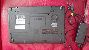Toshiba Satellite (2 foto / 2)