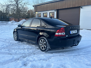 Volvo S40 2.4 132kw diisel automaat (3 foto / 7)