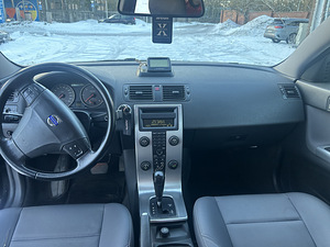 Volvo S40 2.4 132kw diisel automaat (7 foto / 7)