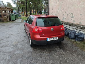 VOLKSWAGEN GOLF (2 foto / 6)