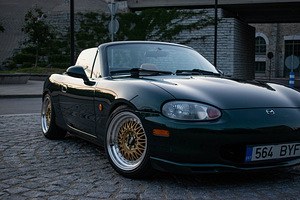 Mazda MX-5 (5 фото из 15)