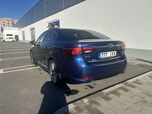 Toyota Avensis (5 foto / 12)