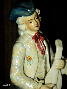 Portselanist figuur (1 foto / 3)
