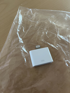 Originaal Apple 30pin - Lightning adapter (1 foto / 2)