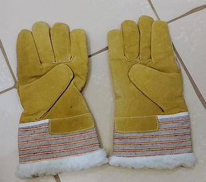 Зимние перчатки