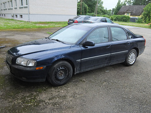 Volvo S80 (1 foto / 5)