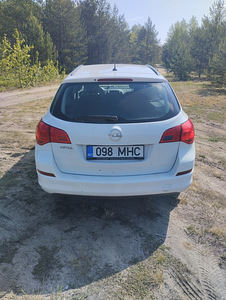 M/V Opel Astra Sportstourer (4 foto / 4)