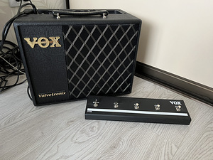 гитарный усилитель VOX VT20X и педальный переключатель VFS5S