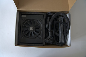 LCPOWER LC1200 V2.4 - Platinum Series PSU (3 foto / 3)