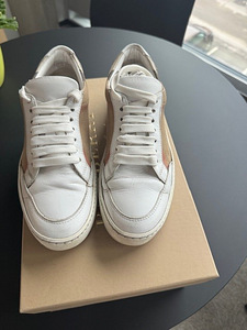 Обувь BURBERRY (2 фото из 3)