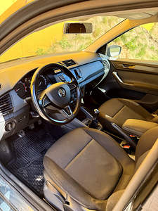 Škoda Fabia (11 foto / 14)