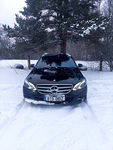 MERCEDES-BENZ E 220 BLUETEC 2.1 125kW AVANTGARDE (2 foto / 15)