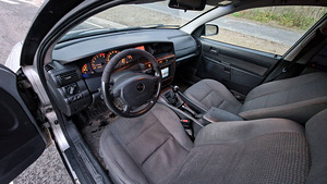Opel Omega 2.5td 96kW, manuaal (6 foto / 9)