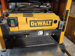 Paksusmasin DeWalt DW733 (2 foto / 3)