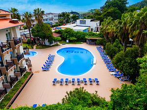 OJI BEACH HOTEL (2 фото из 10)
