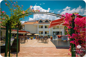 EMILY ROSE HOTEL (3 foto / 10)