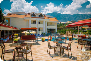 EMILY ROSE HOTEL (4 foto / 10)